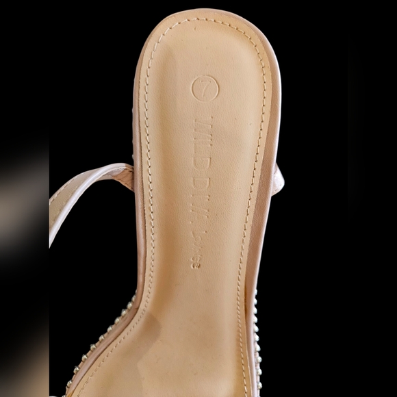 Elegant Nude Stiletto Heels - Picture 6 of 11